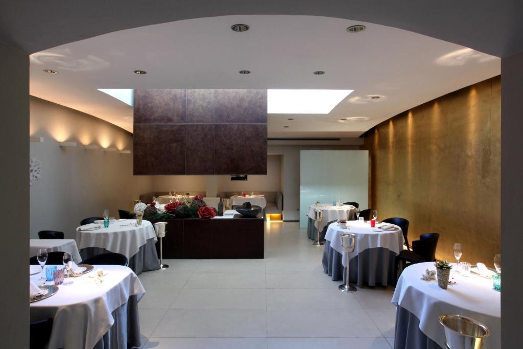 Parizzi Suites & Restaurant Parma Exterior photo